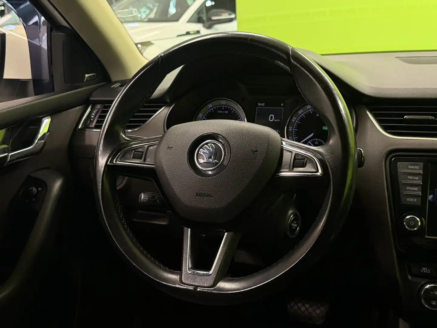 car-image