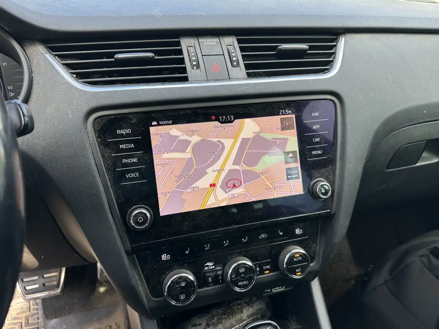 car-image