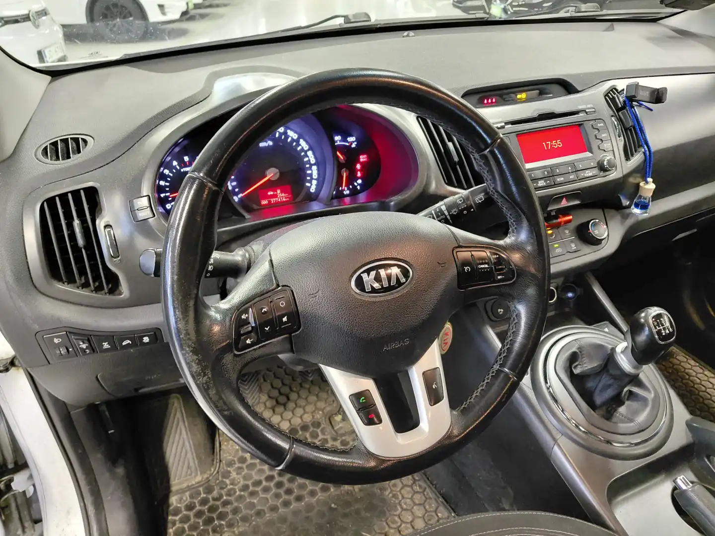 car-image