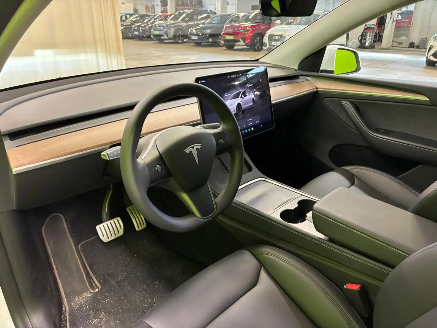 car-image