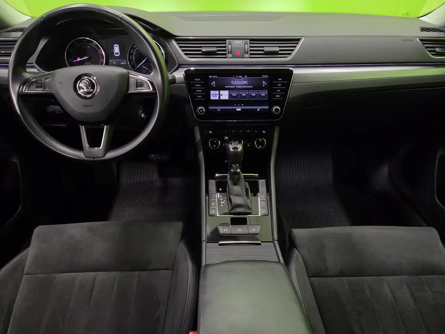 car-image