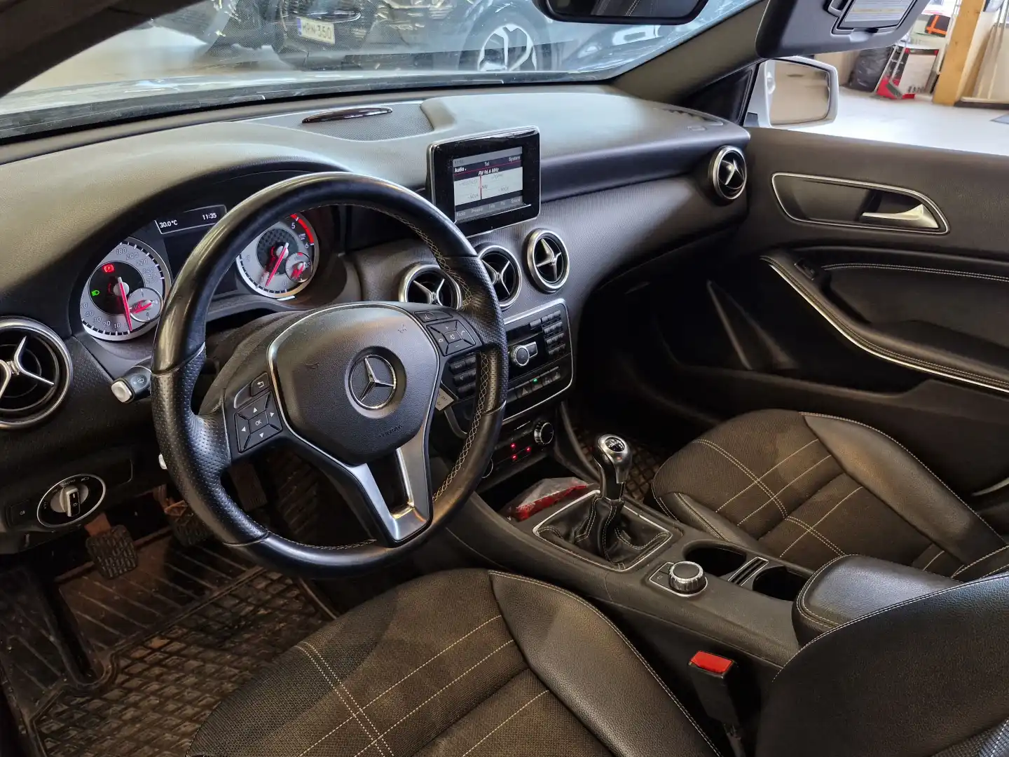 car-image