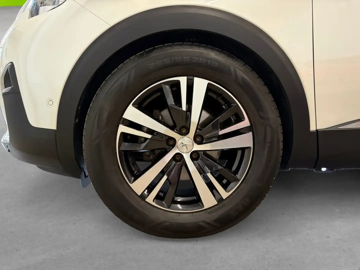 car-image