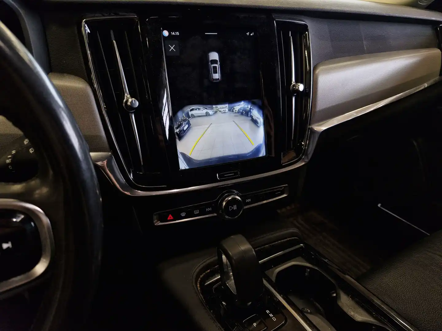 car-image