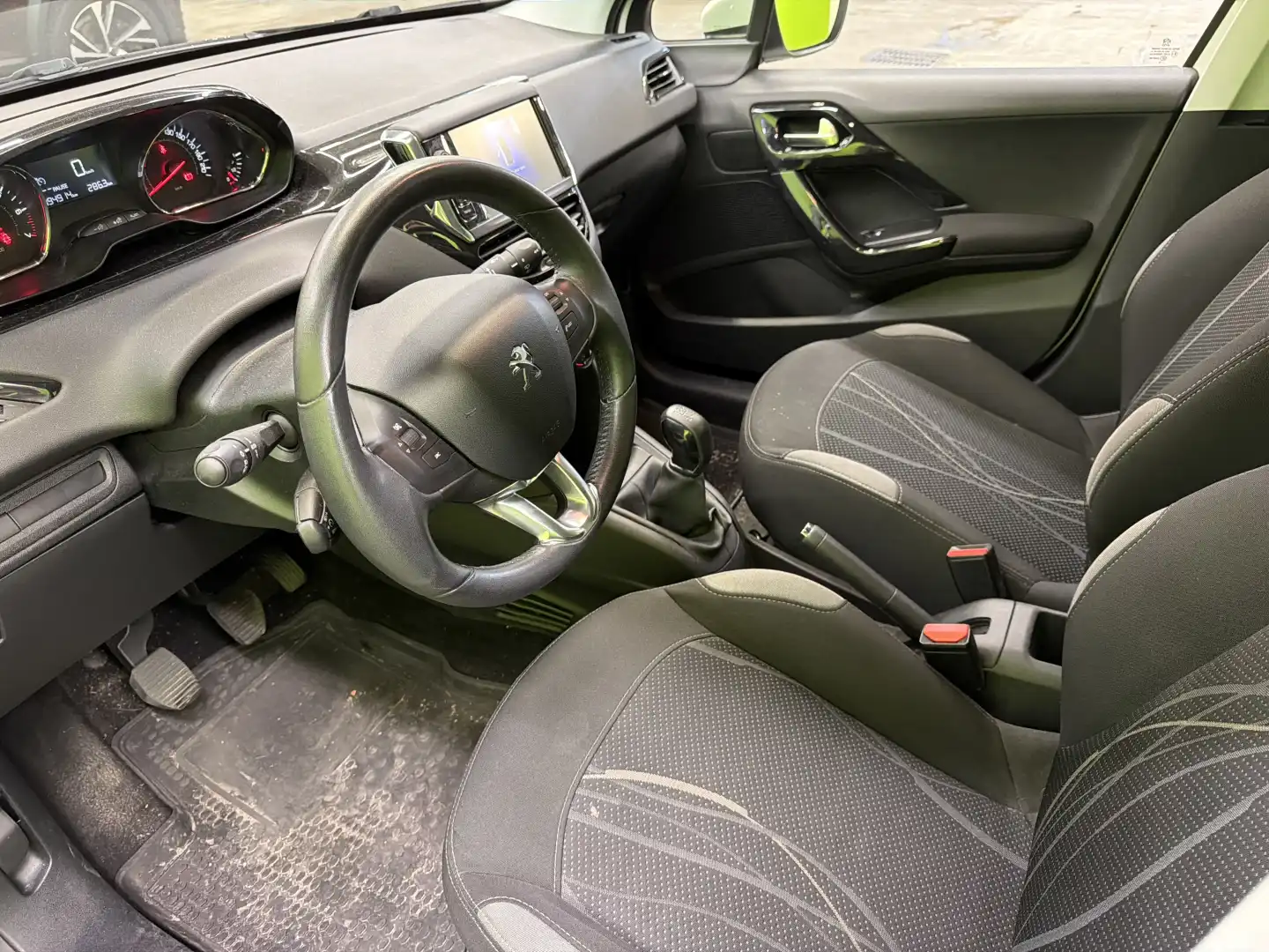 car-image
