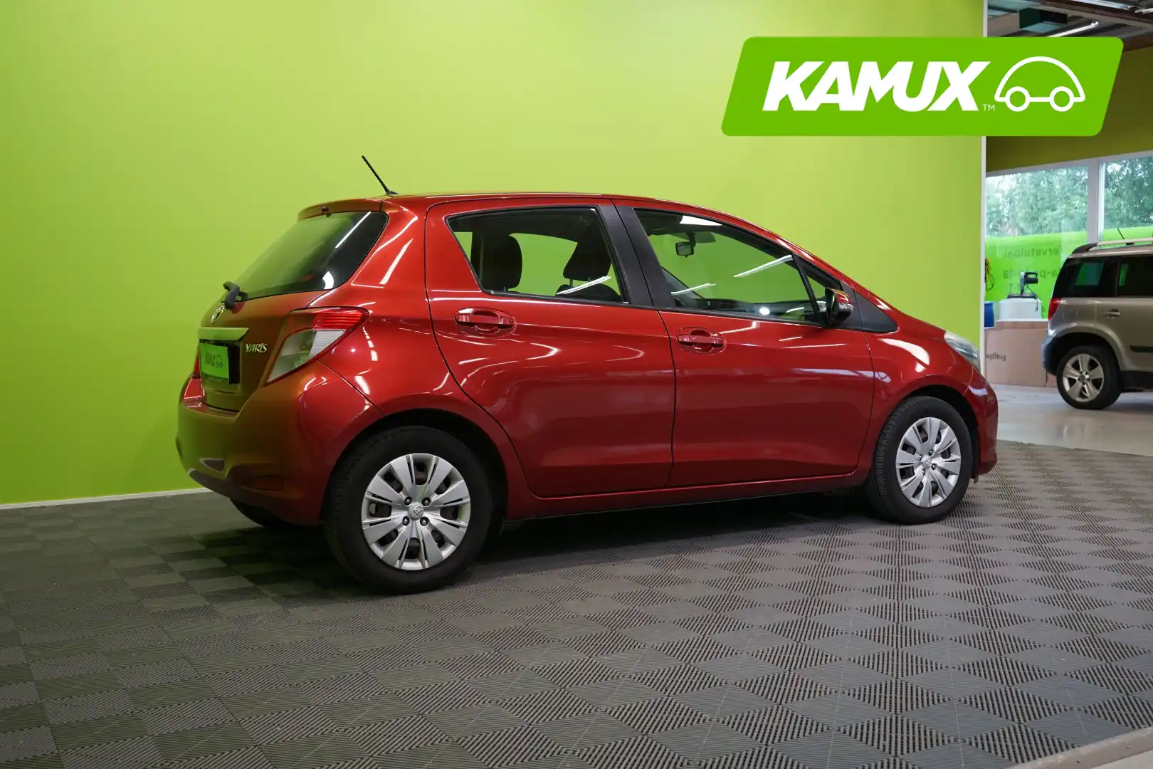 car-image