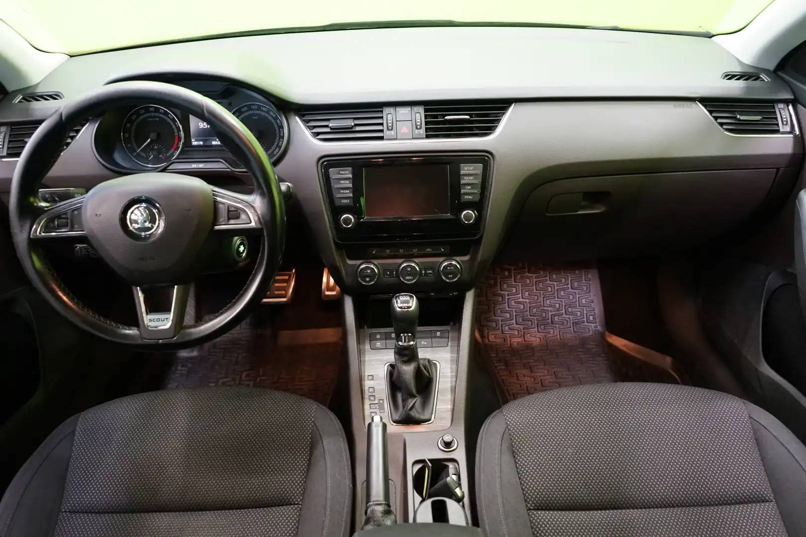 car-image