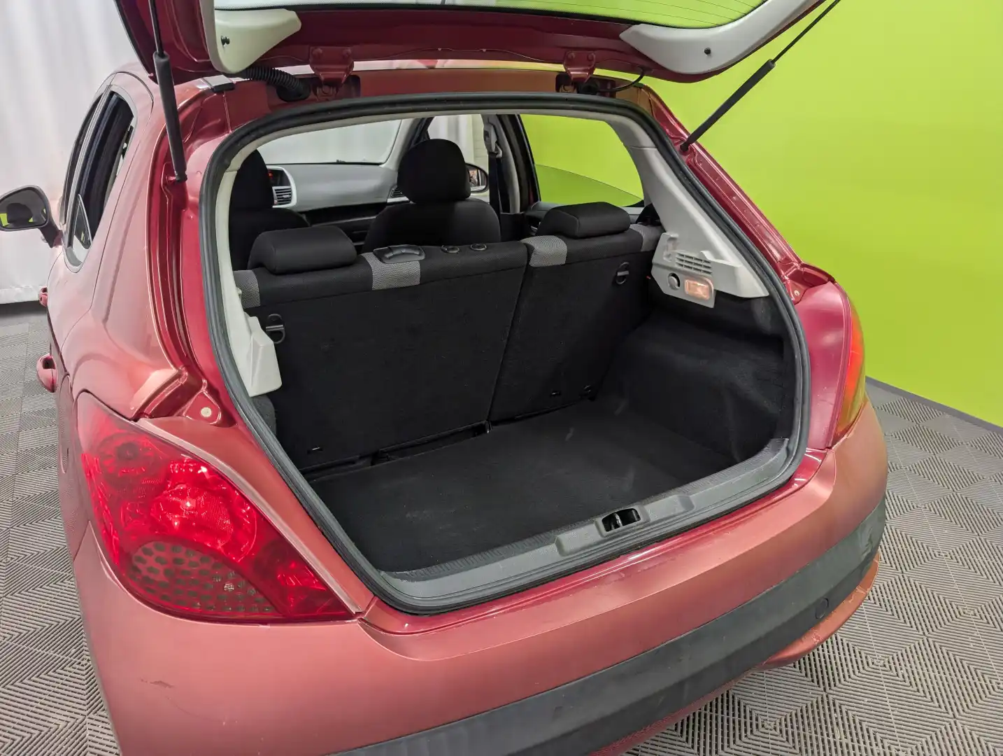 car-image