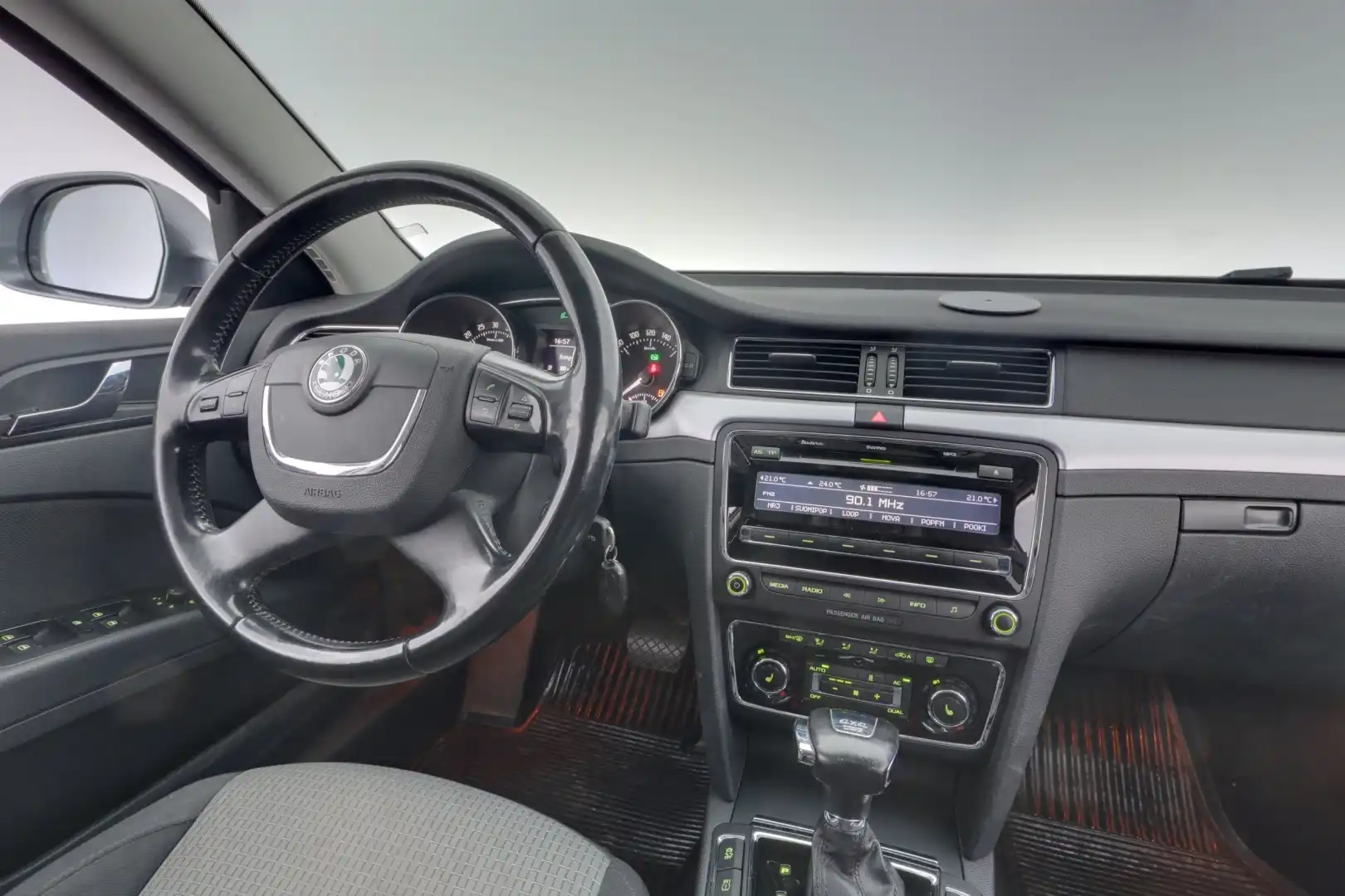 car-image