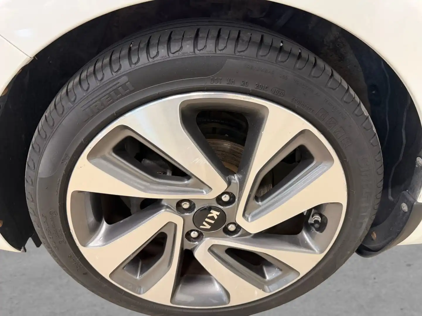 car-image