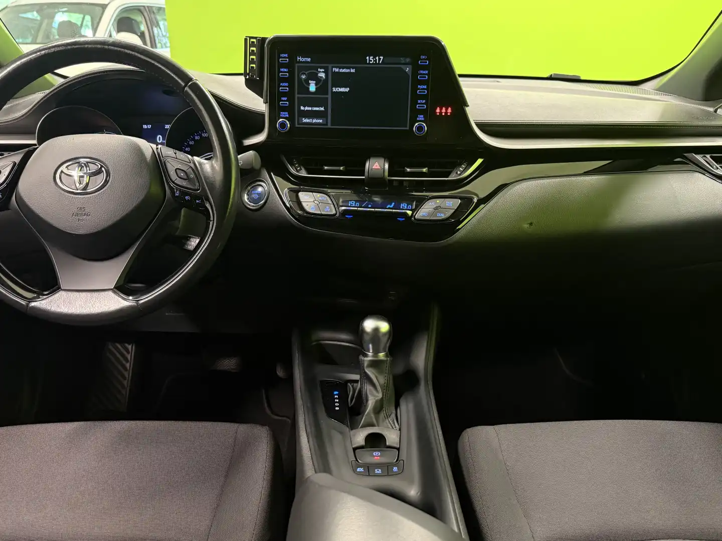 car-image