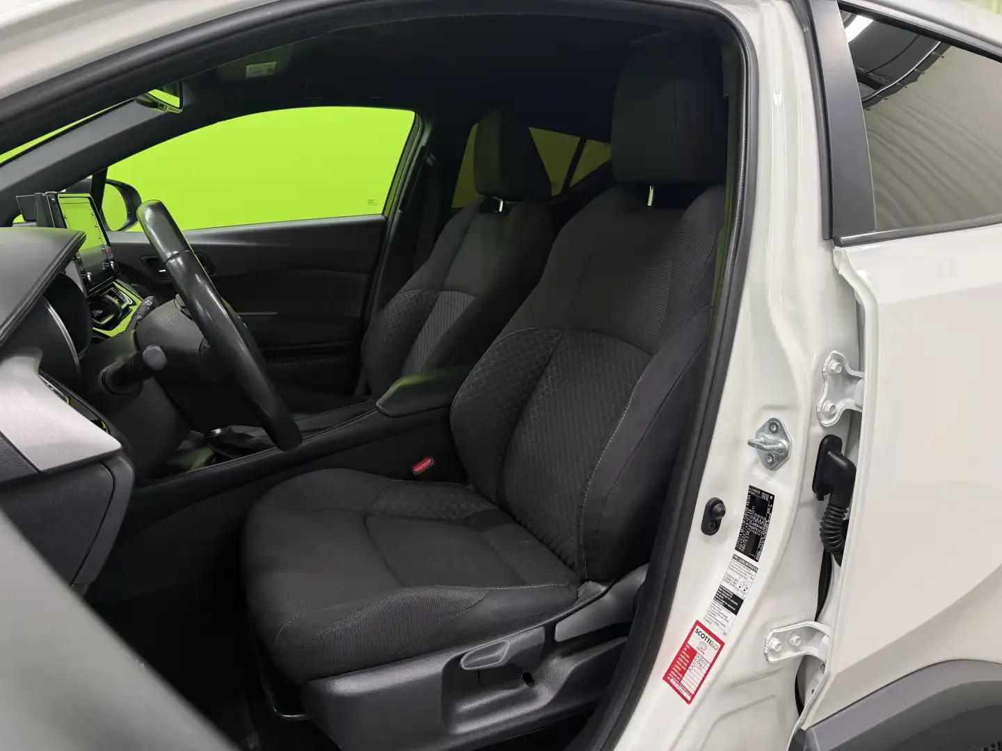 car-image
