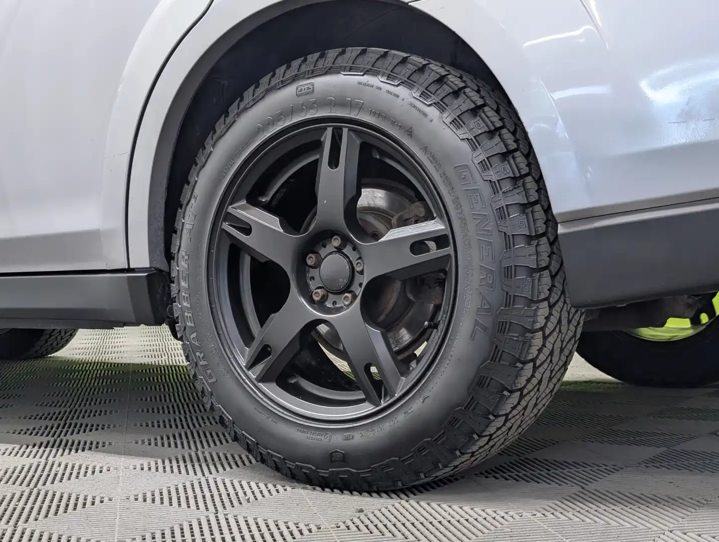 car-image