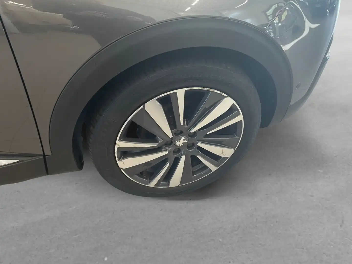car-image