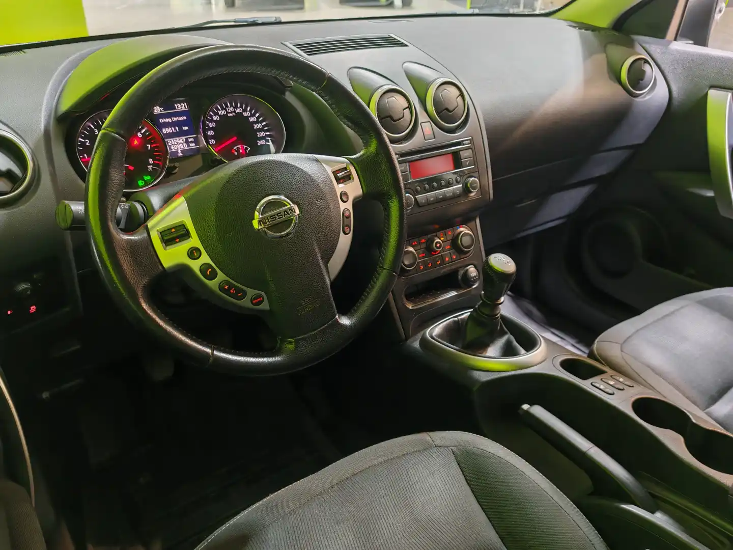 car-image