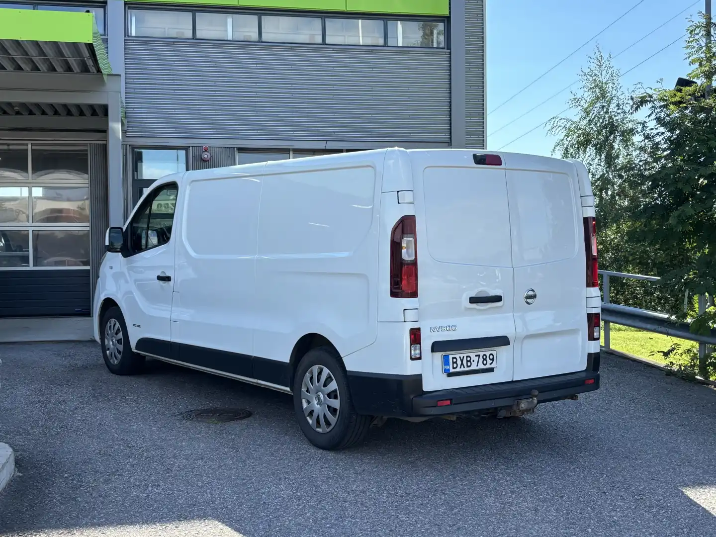 car-image
