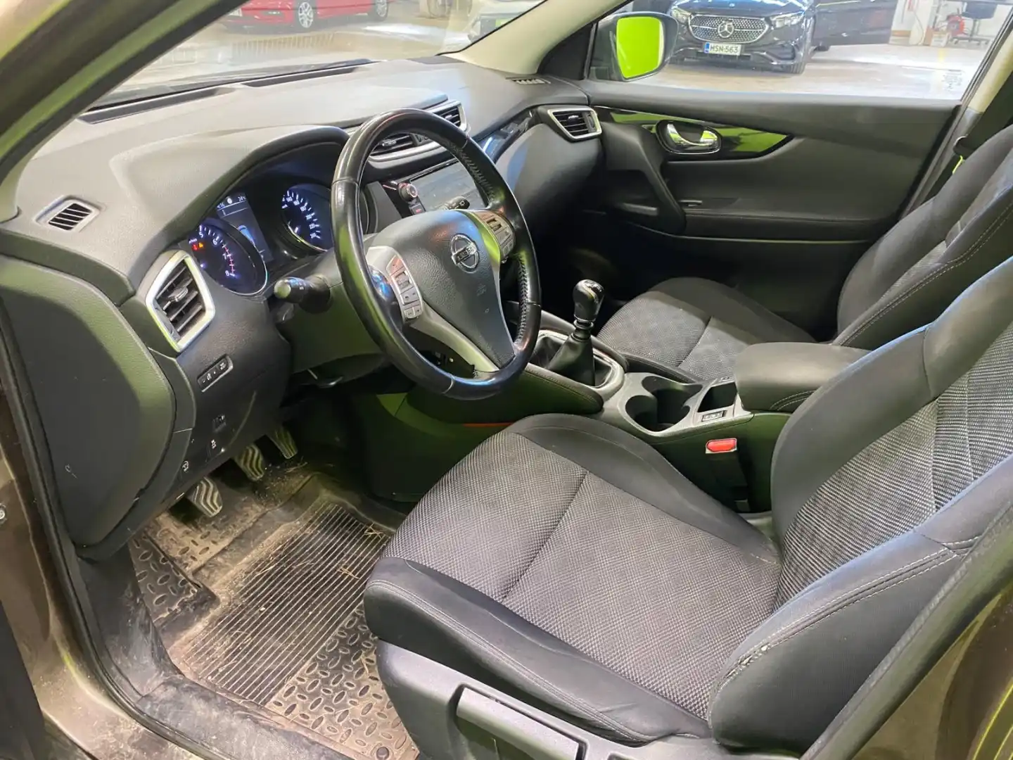 car-image