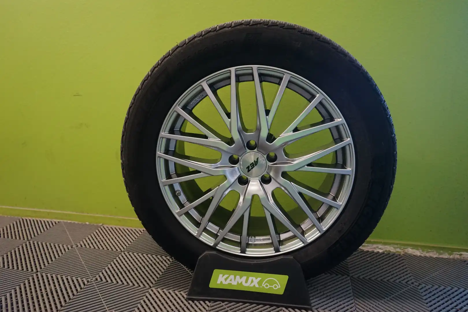 car-image