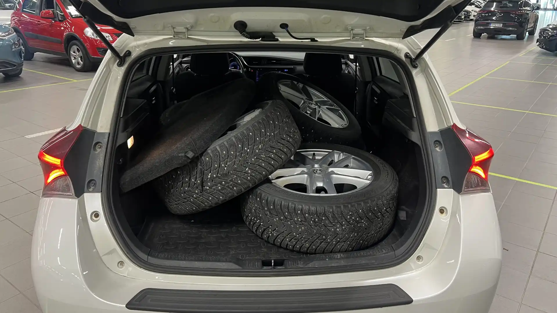 car-image
