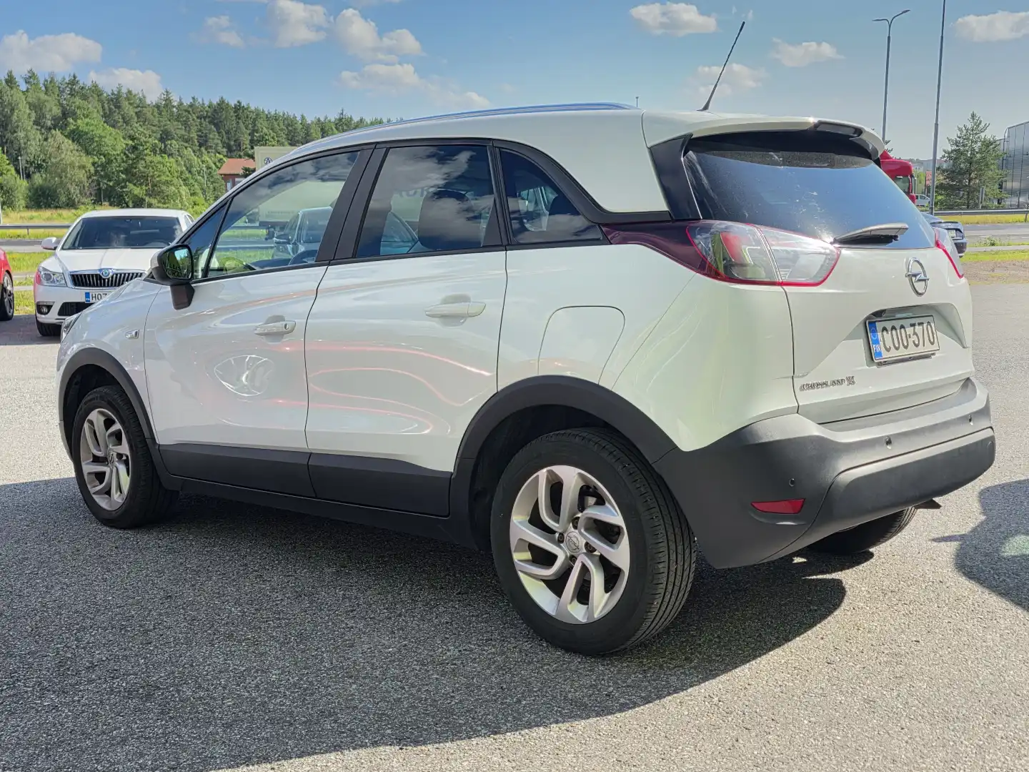 car-image
