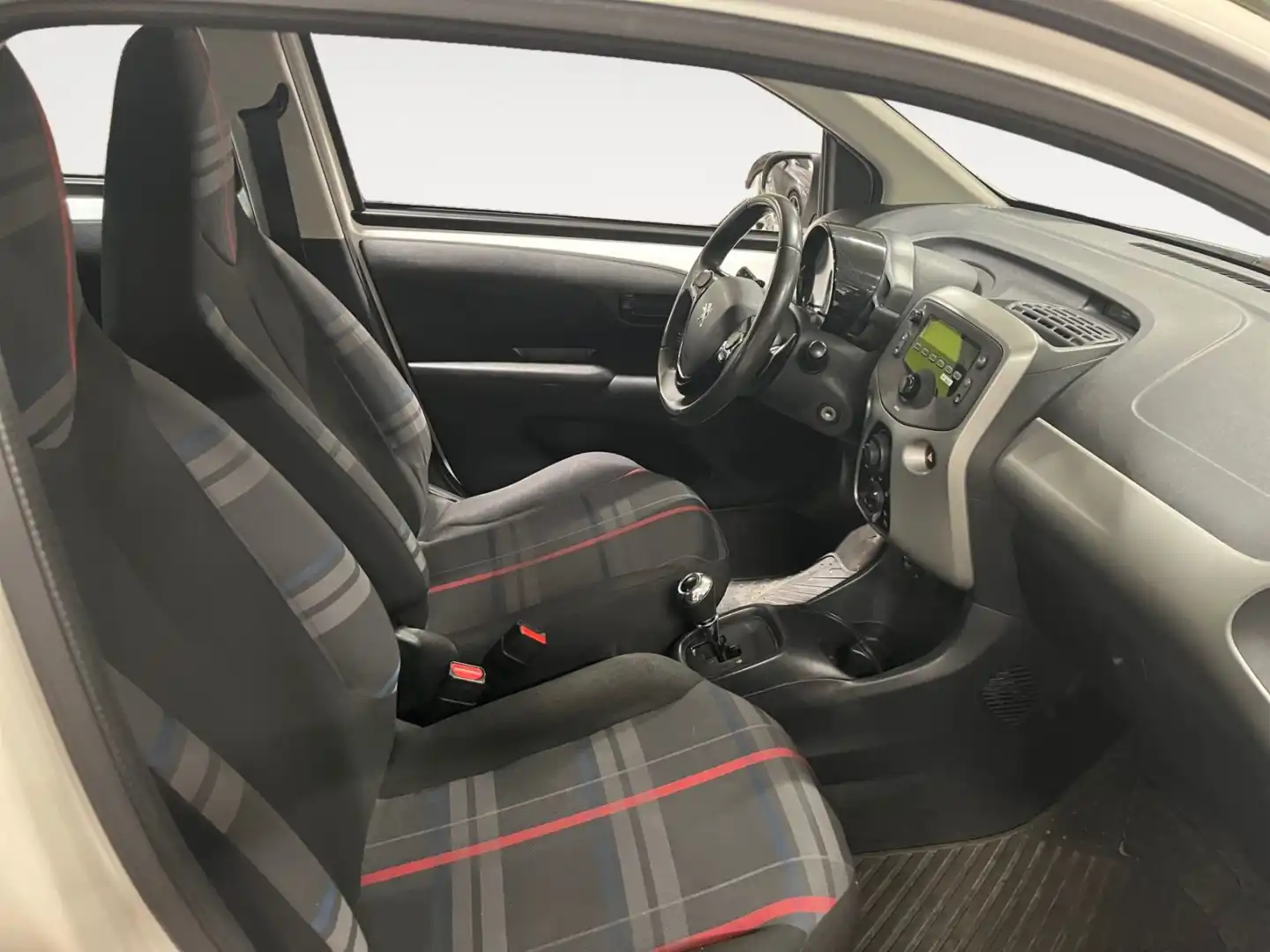 car-image