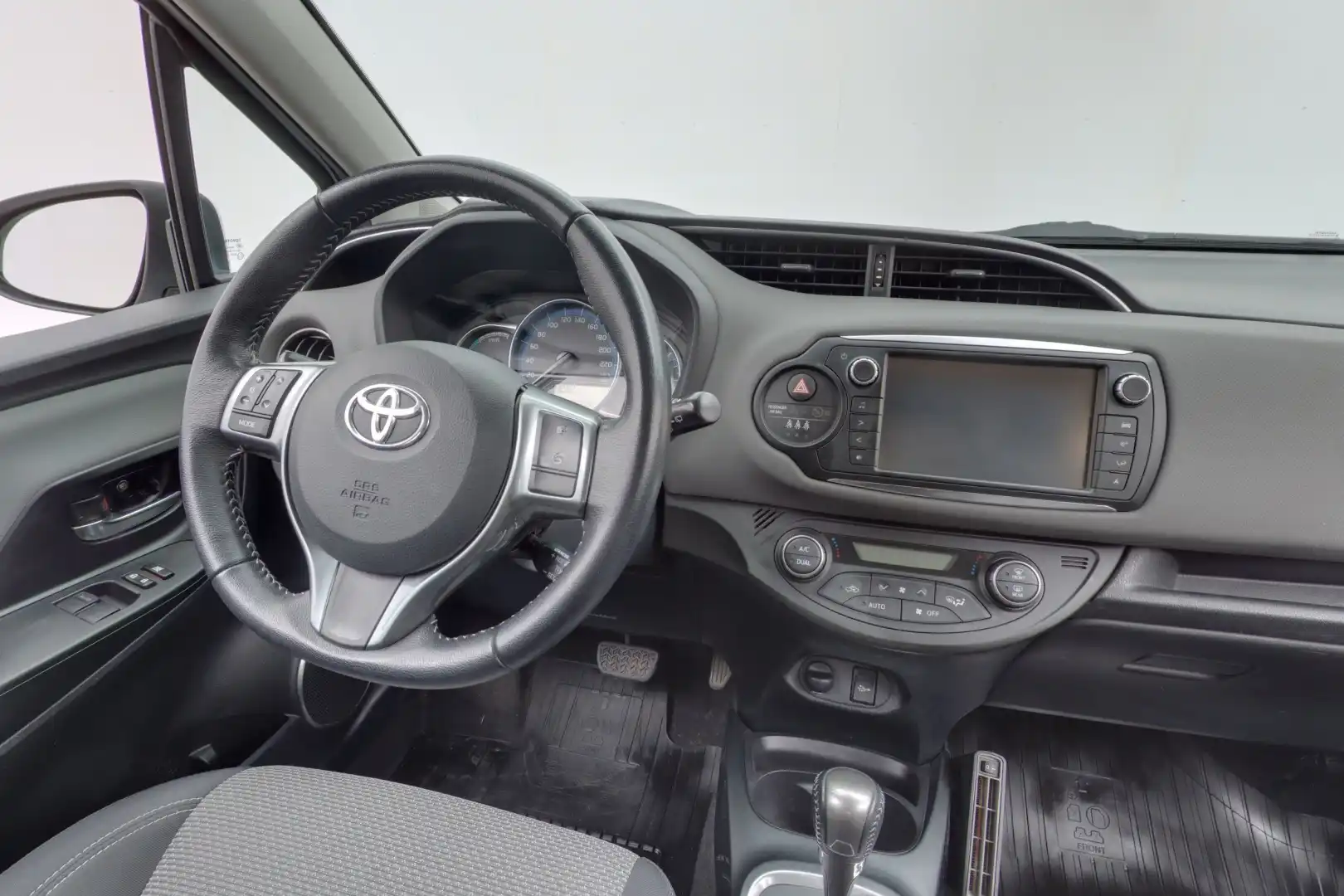 car-image
