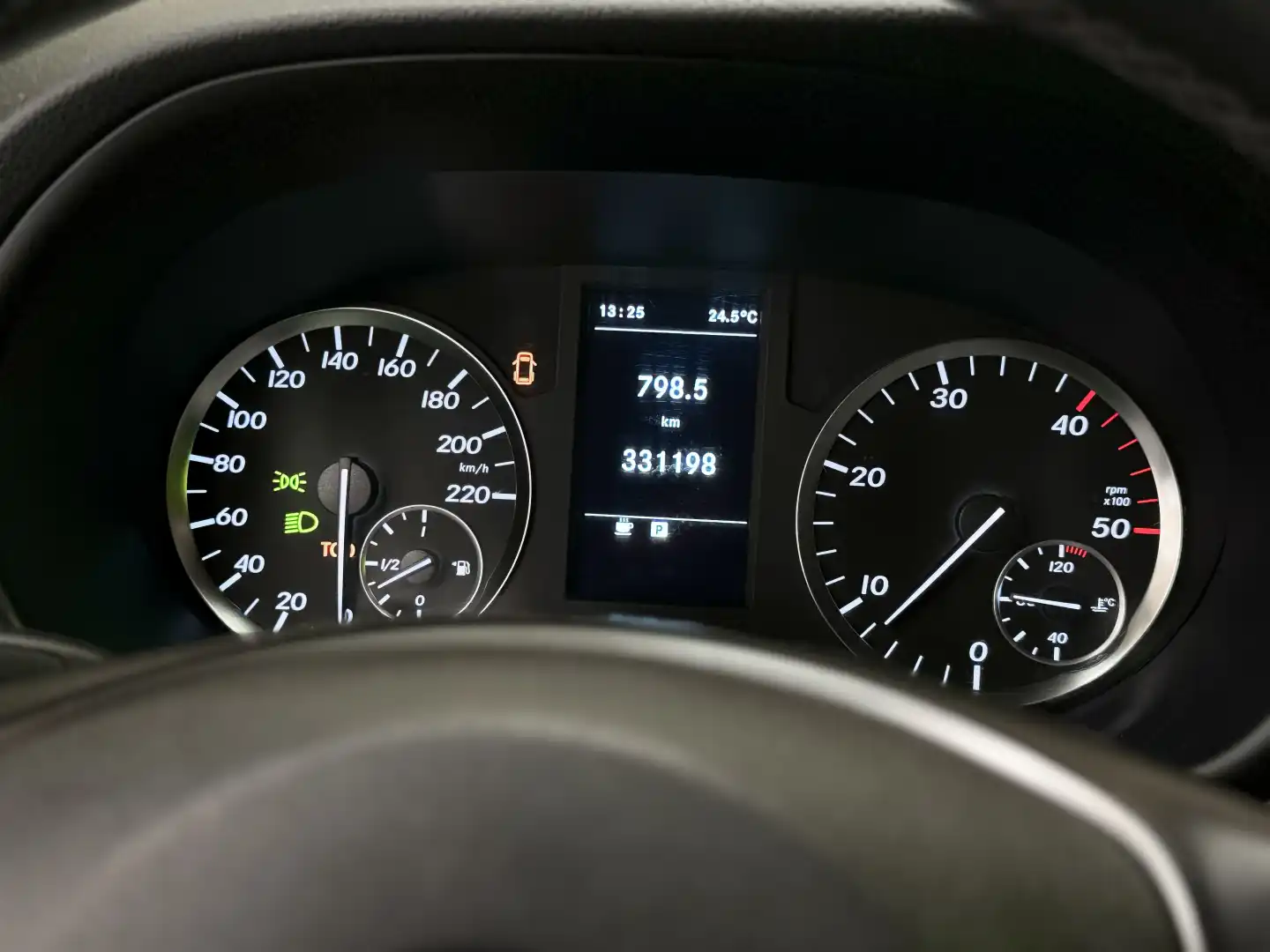 car-image