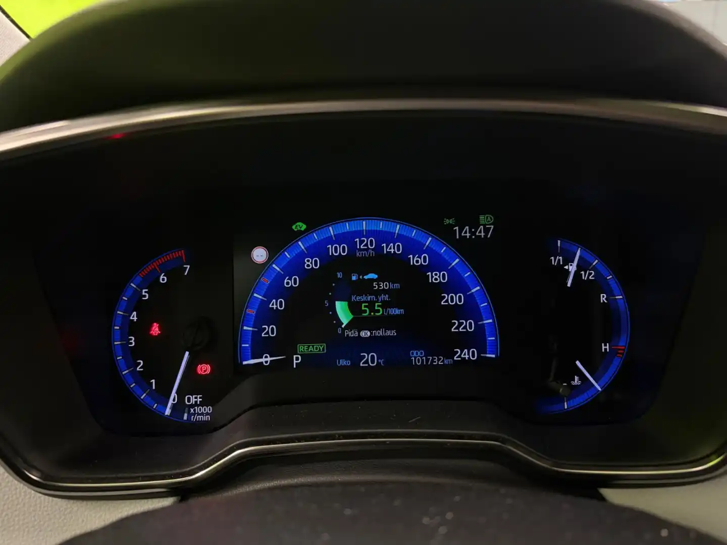 car-image