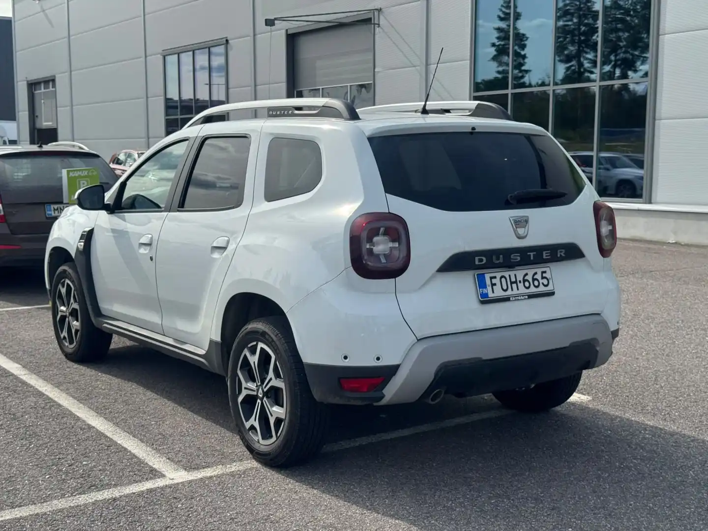 car-image
