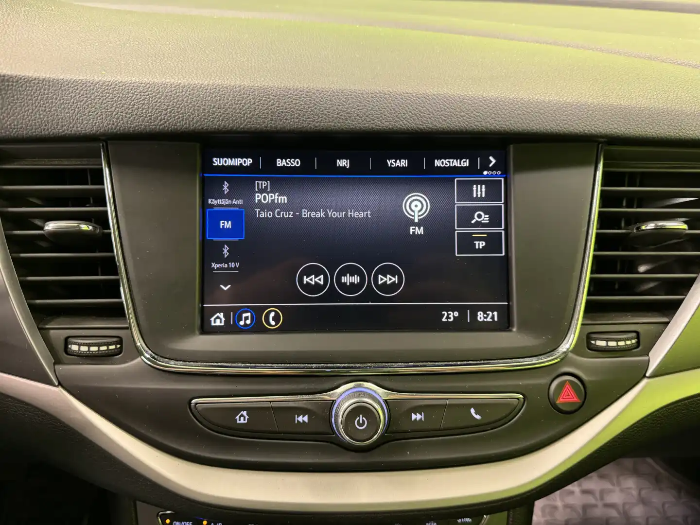 car-image