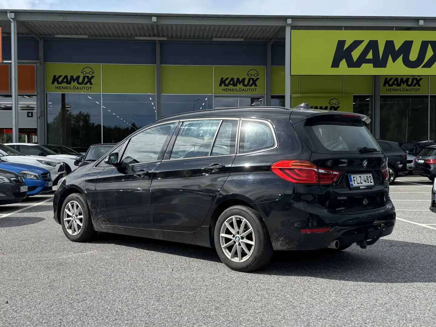 car-image