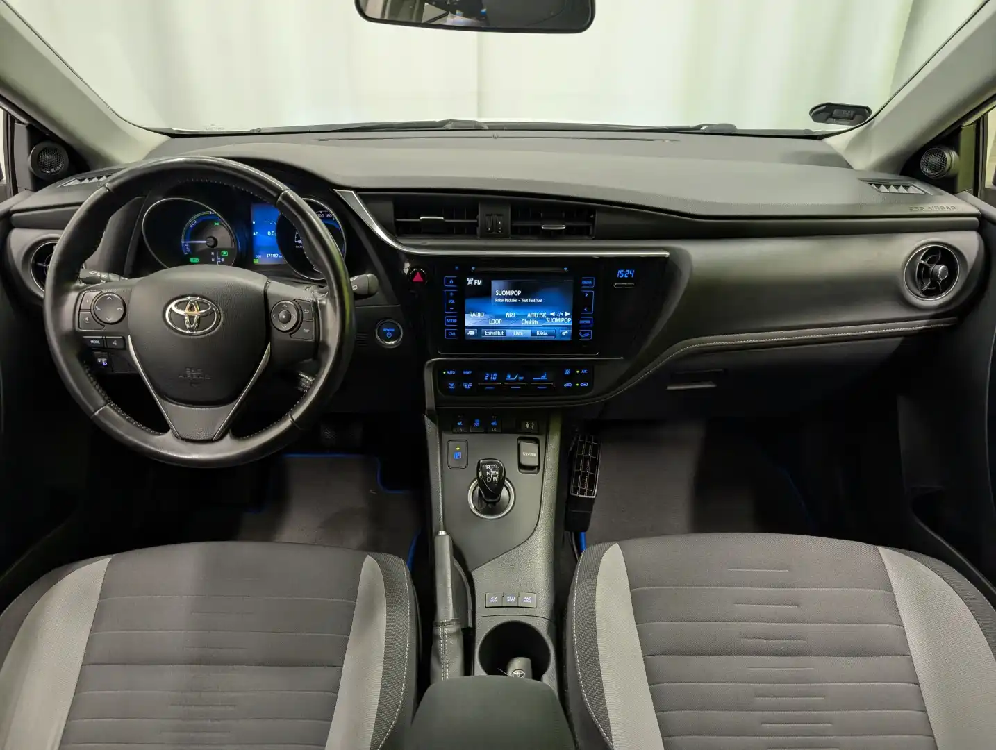 car-image
