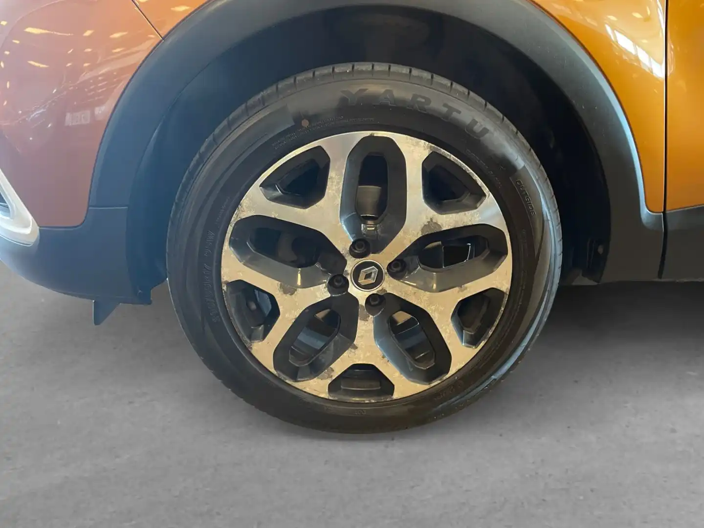 car-image