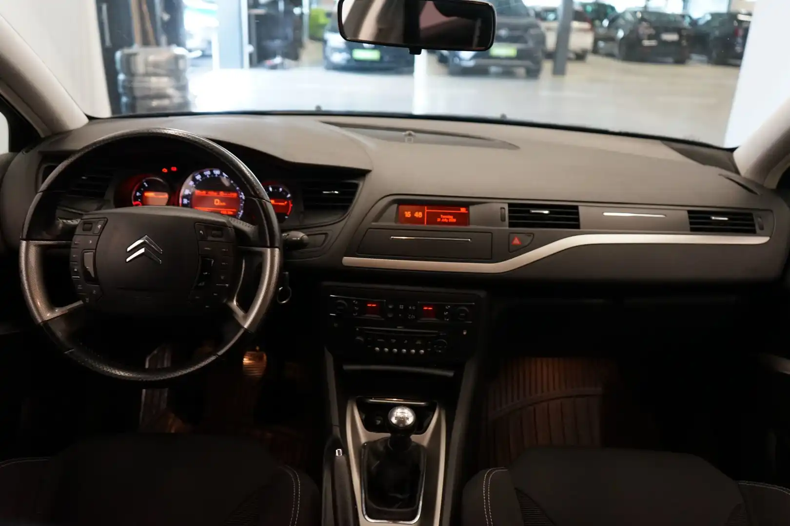 car-image