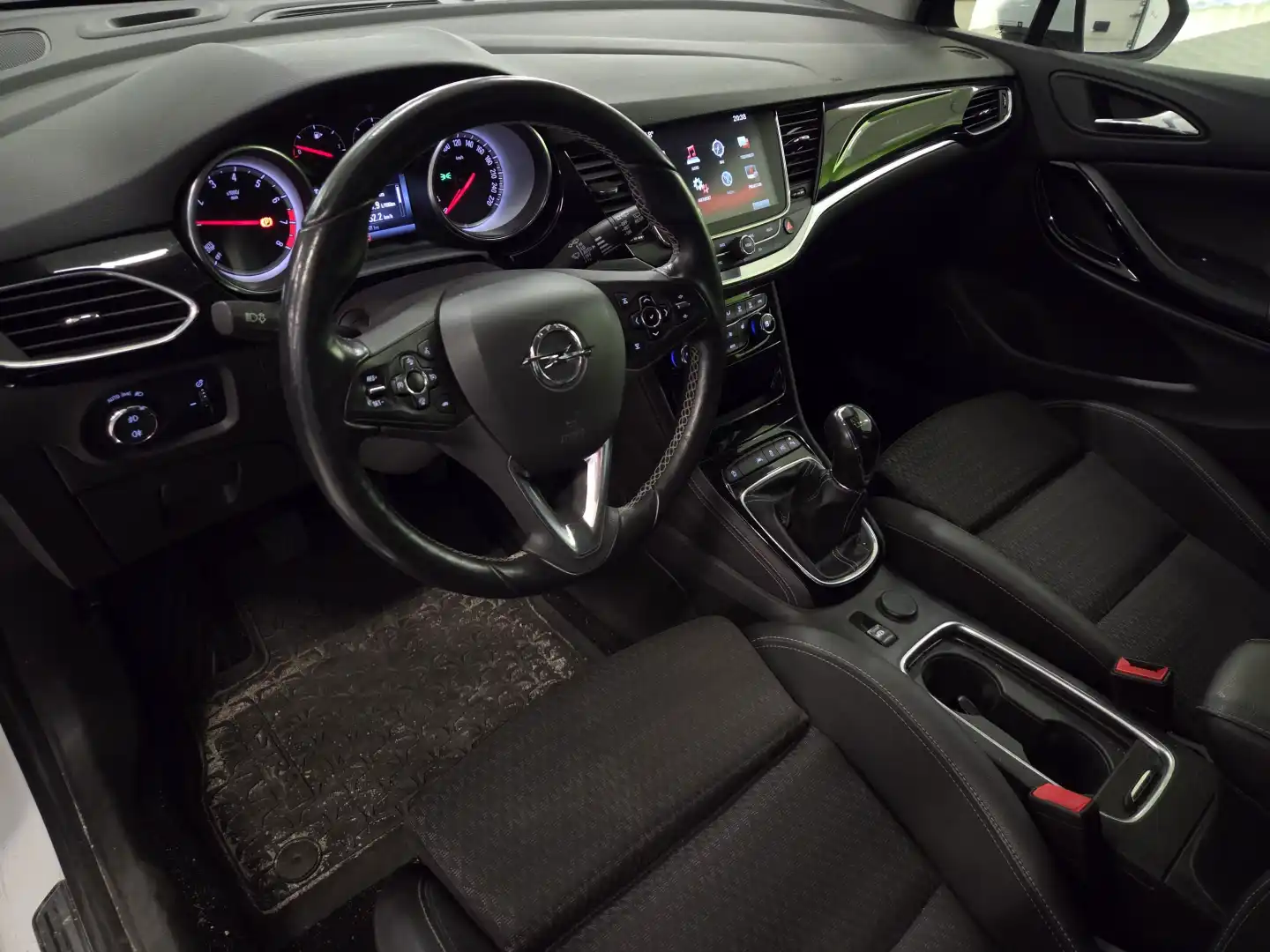 car-image