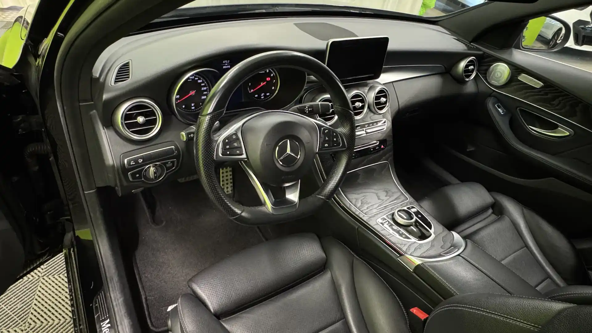 car-image