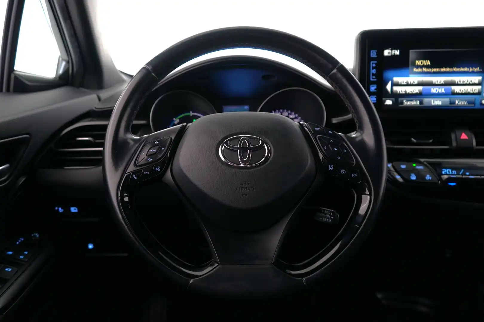car-image