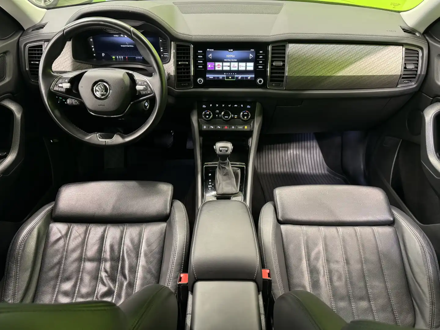 car-image