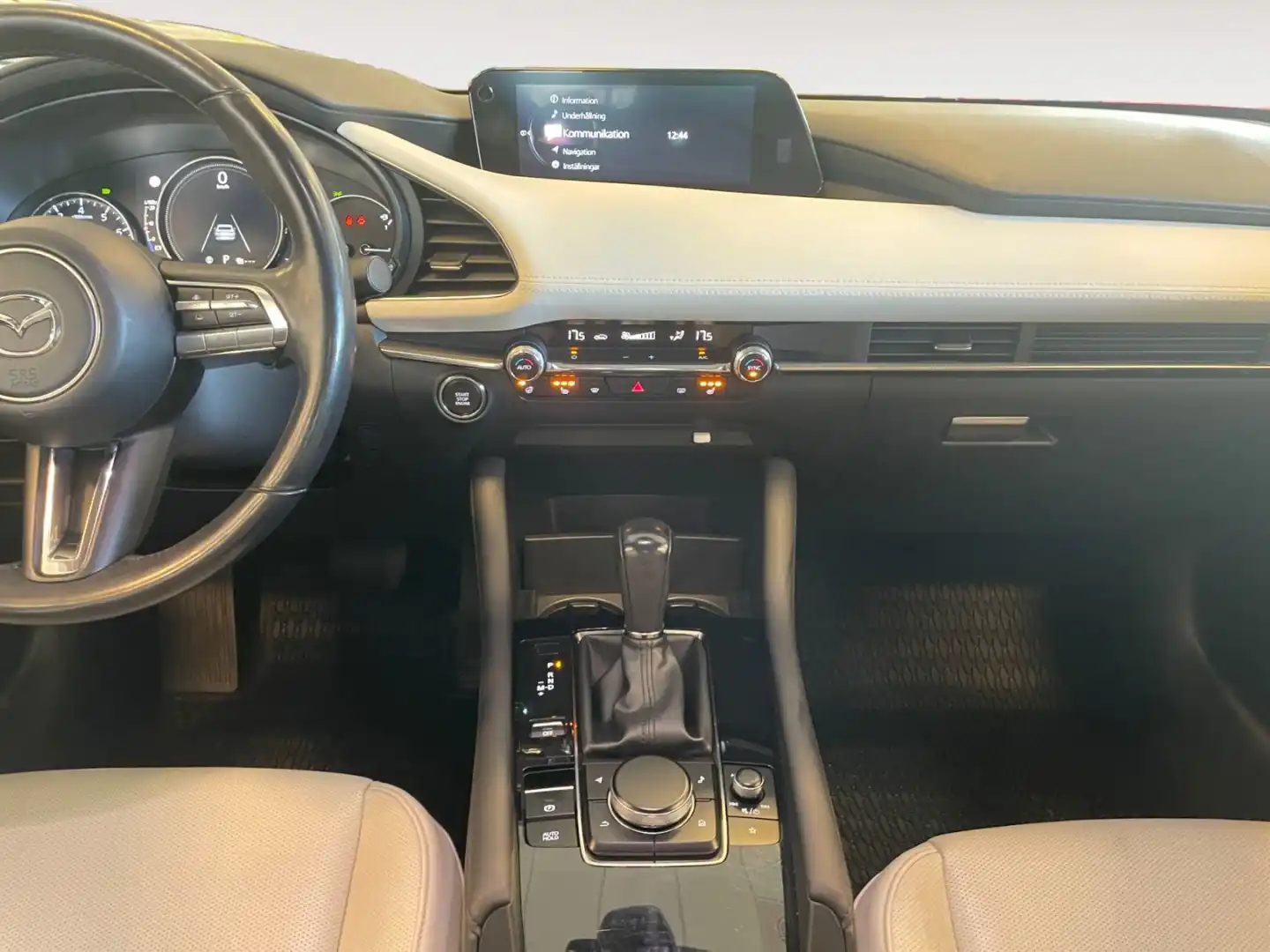 car-image