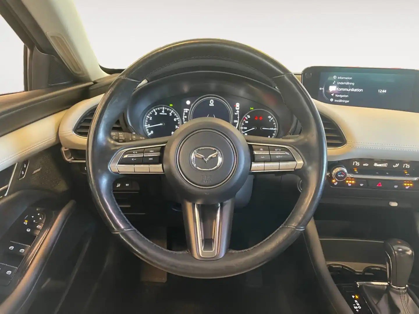 car-image