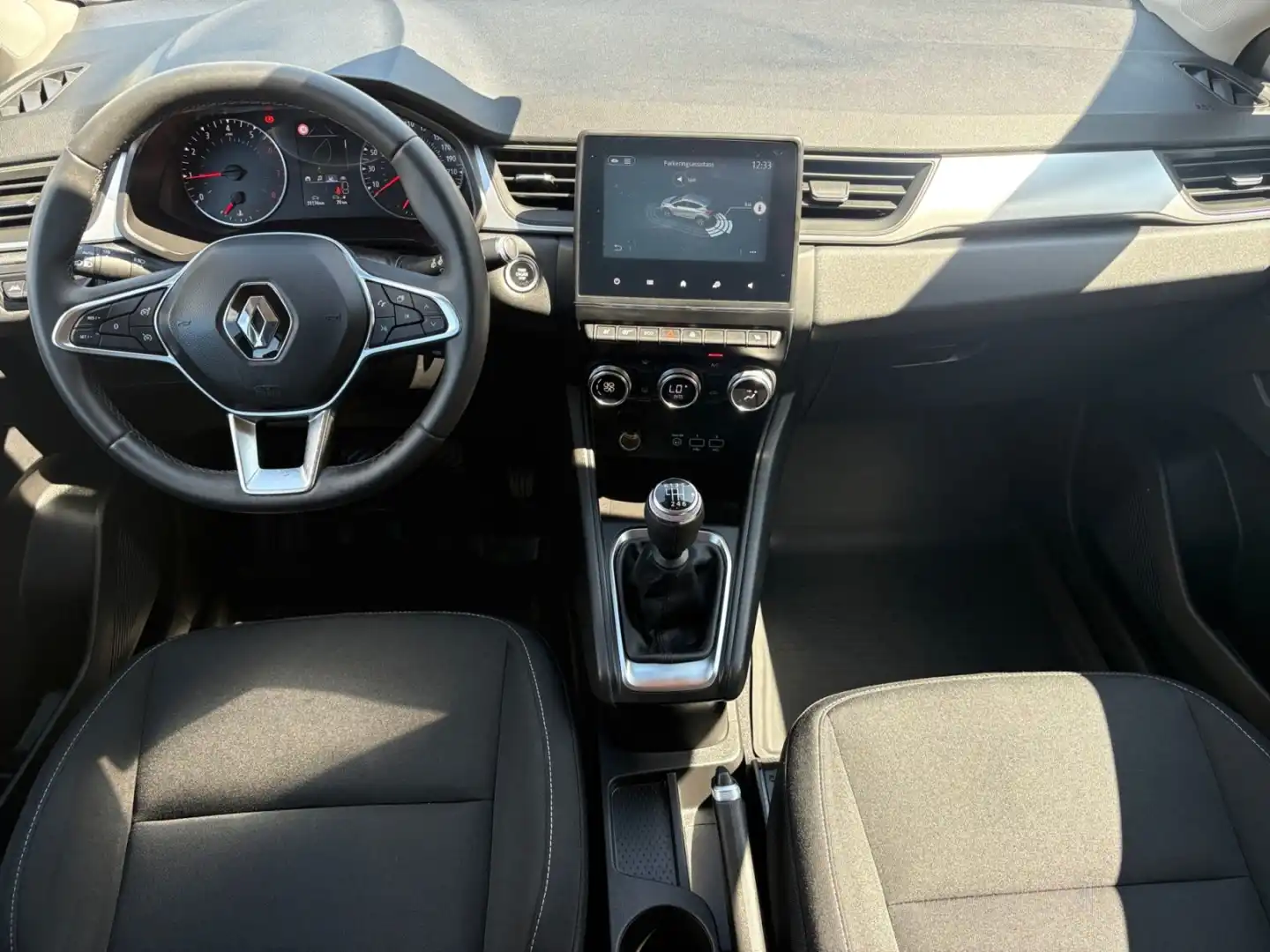 car-image