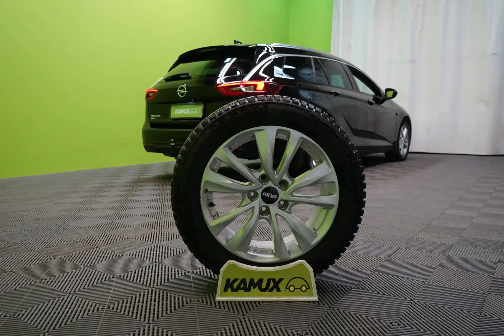 car-image