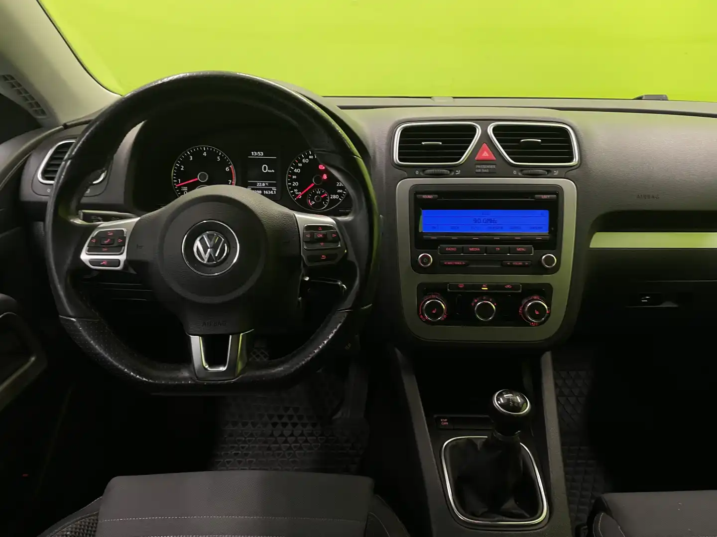 car-image