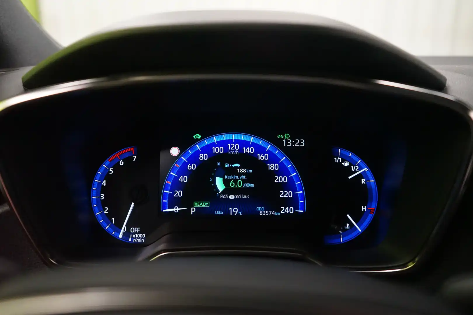 car-image