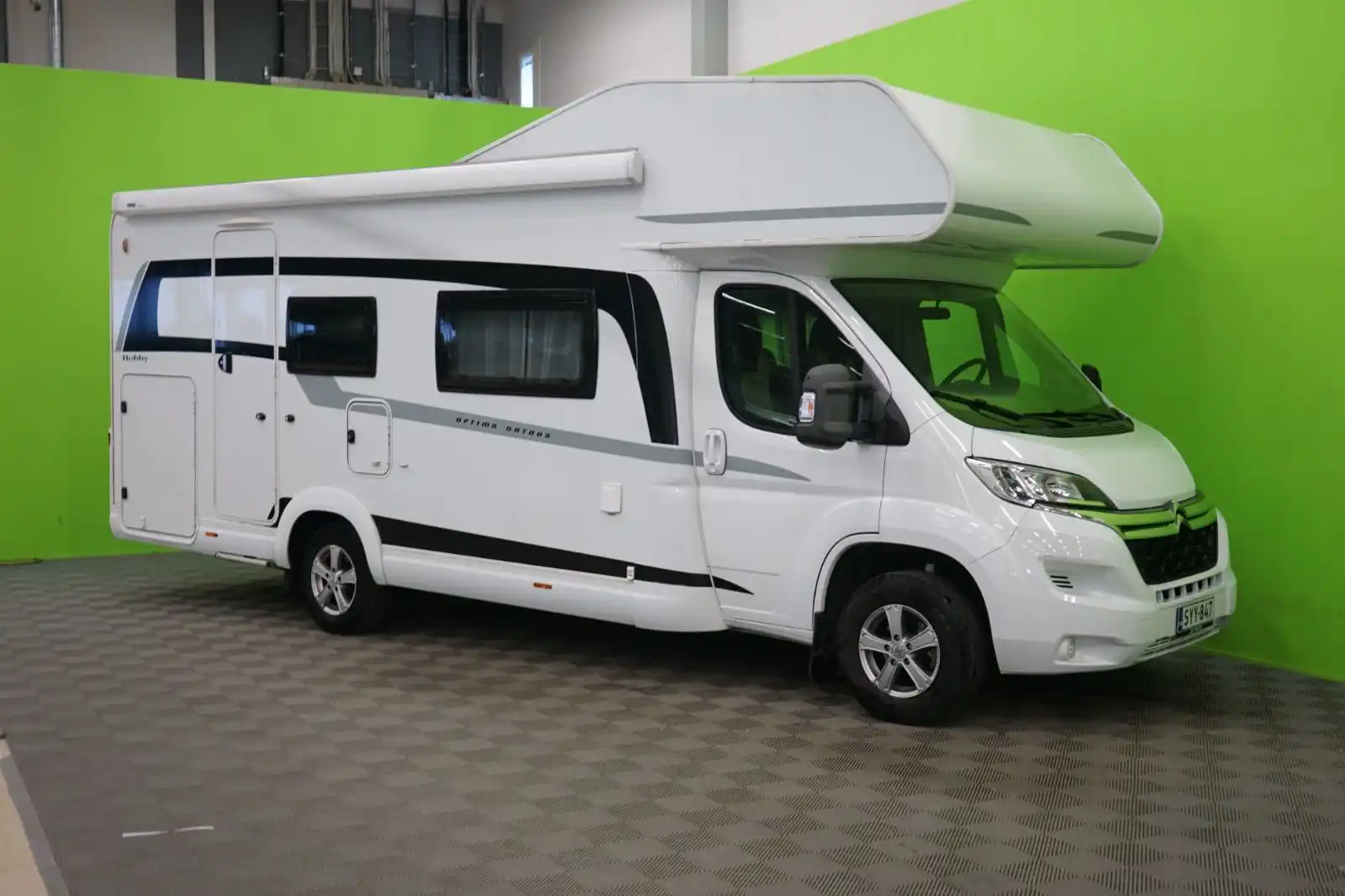 car-image