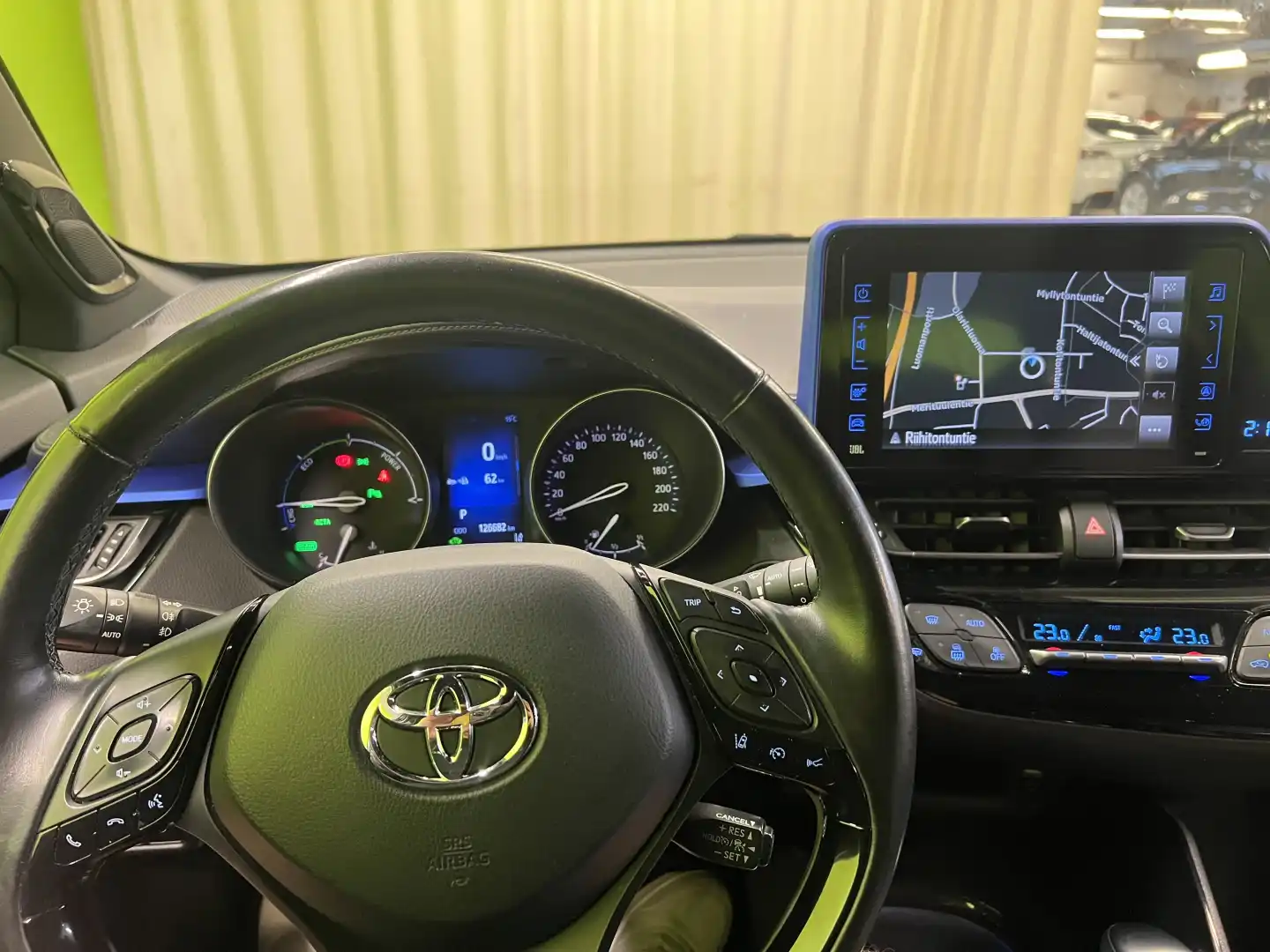 car-image