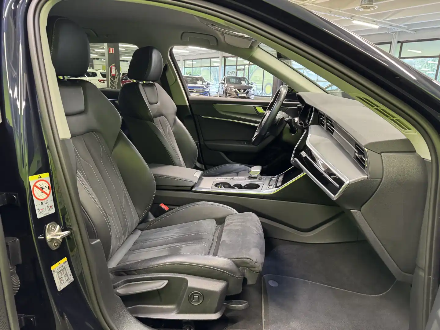 car-image