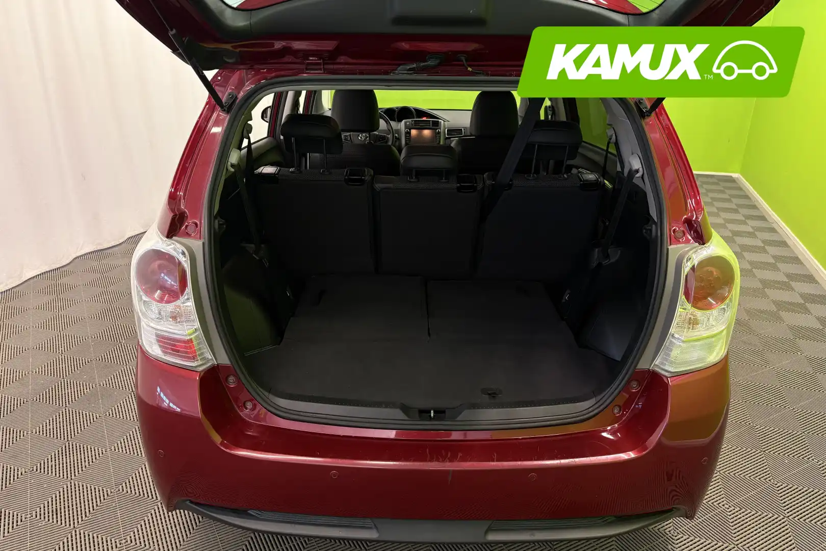 car-image