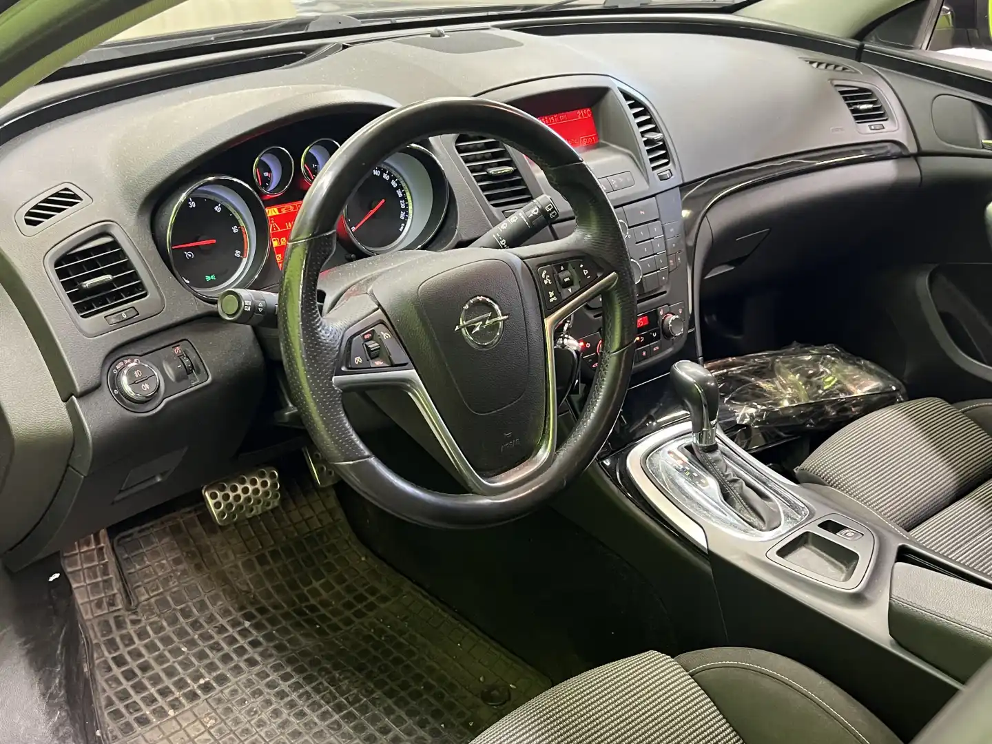 car-image