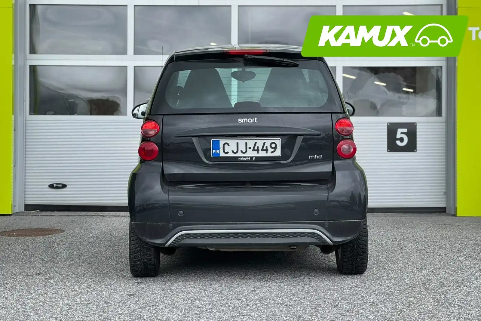 car-image